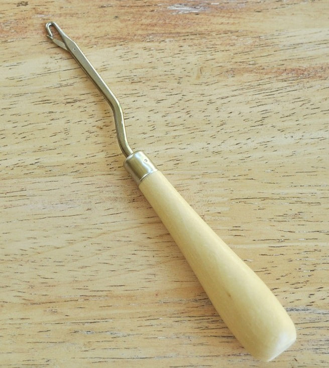 Latch Hook for installing extensions